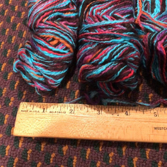 4. skeins 3 ply jewel tone yarn - Picture 6 of 11